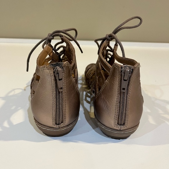 Earth Lace up Gladiator Sandals - Picture 4 of 9